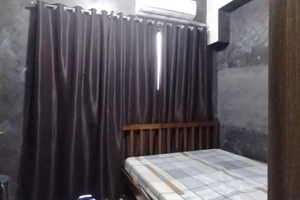 Apartment Reyes Staycation Shore 2 Tower 2 Smdc Residences Manila